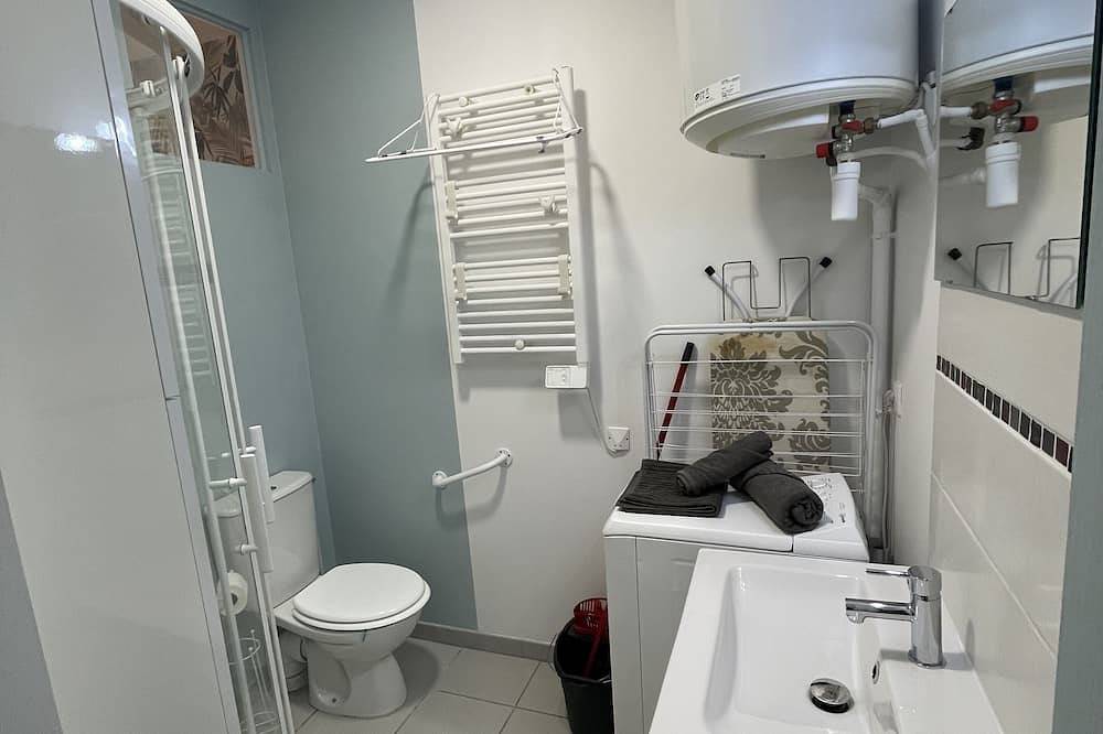 Appartement entier, Studio meublé au Rdc très proche des thermes (n°37) in Rochefort, Région de Rochefort