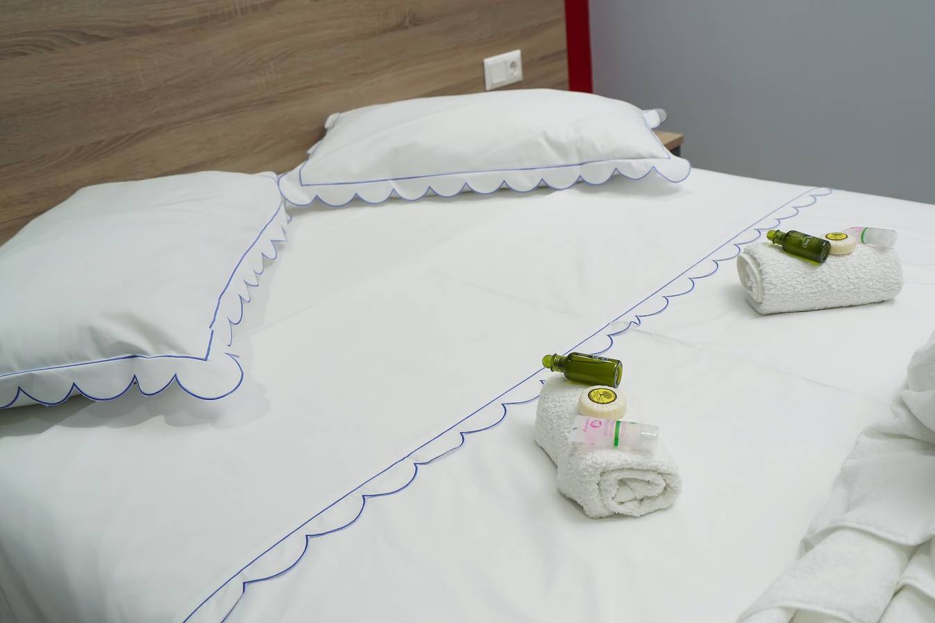 Entire holiday apartment, 1 Bed Apartment - Sleeps 4 - Parking, Wifi in Nea Moudania, Halkidiki