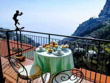 Chambre d’hôte pour 2 personnes, avec vue et terrasse à Amalfi
