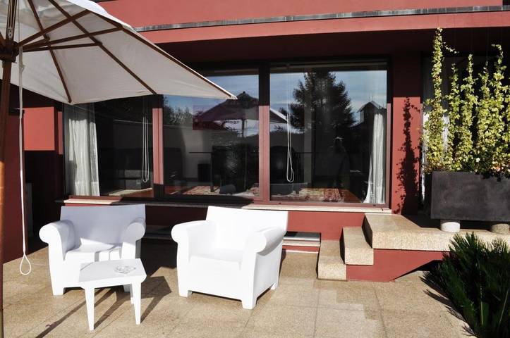 Gîte pour 3 personnes, avec terrasse et piscine ainsi que vue et jardin, animaux acceptés dans Oliveira de Azeméis - 2