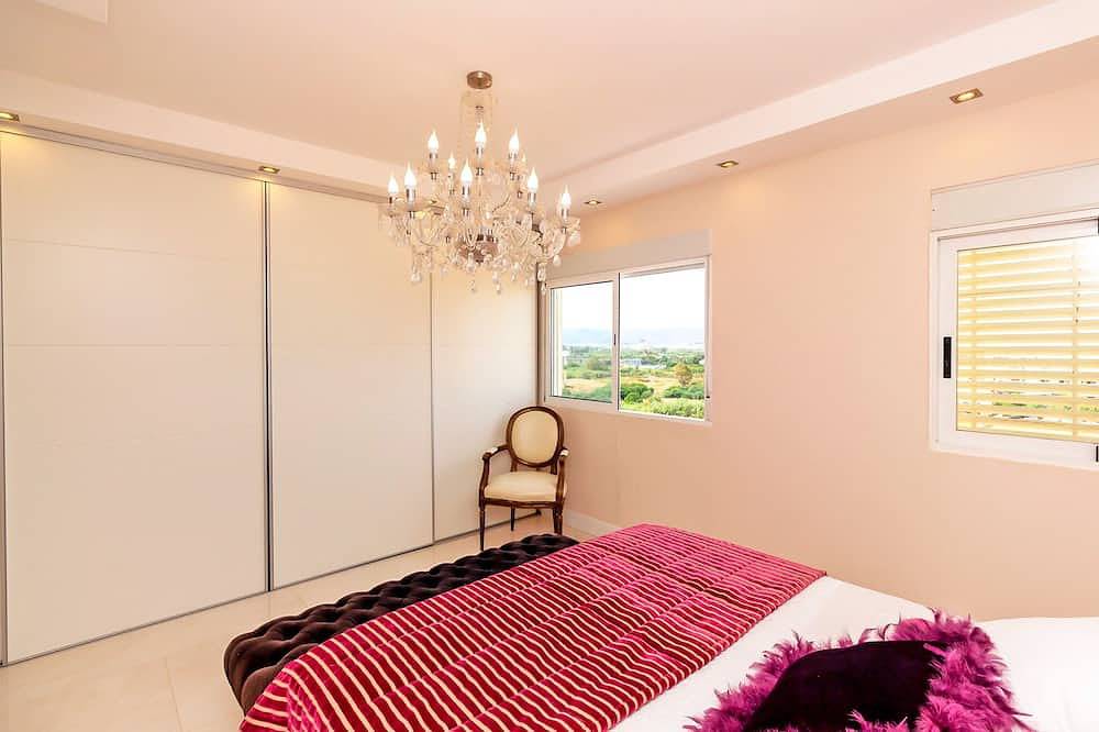 Apartamento entero, The White Apartment: Luxury, Beach and Design in Playa Puebla de Farnals, Puebla de Farnals