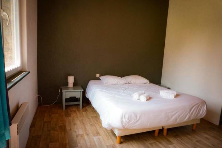 Maison de campagne pour 7 personnes, avec piscine ainsi que jardin et terrasse à Montigny-en-Morvan - 4