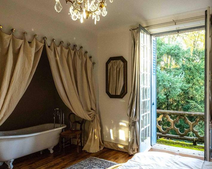 Location de vacances pour 2 personnes, avec jardin ainsi que vue et piscine à Sainte-Sévère-sur-Indre - 2