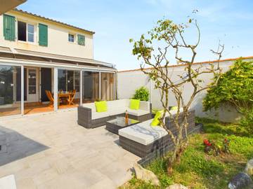 Location de vacances pour 11 personnes, avec jardin et terrasse à Saint-Clément-des-Baleines