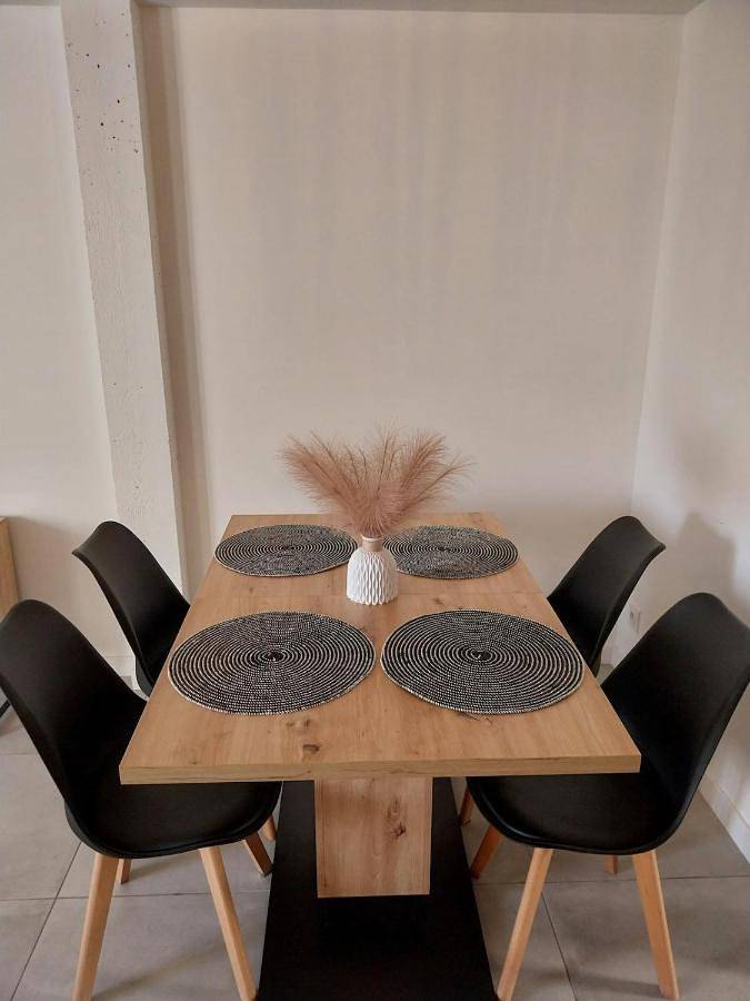 Appartement entier, Appartement cosy et calme in Saint-Pierre-de-Bœuf, Parc Naturel Régional du Pilat