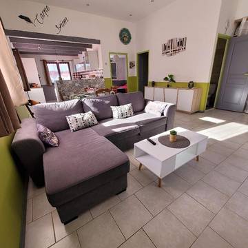 Gîte pour 5 personnes, avec vue et jardin, animaux acceptés à Valros