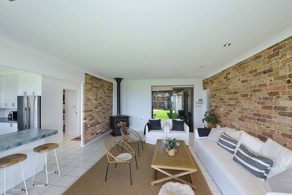 Bareena Cottage - Absolute Beachfront in North Avoca, New South Wales