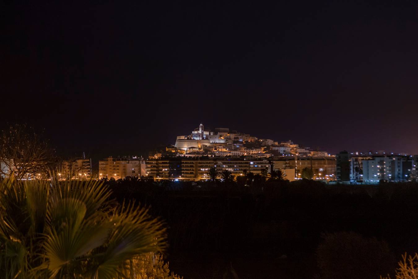 Villa 'Hugo - Luxe près d'Ibiza' avec Balcon, Wi-Fi et Climatisation in Nuestra Senora de Jesus, Santa Eulària des Riu