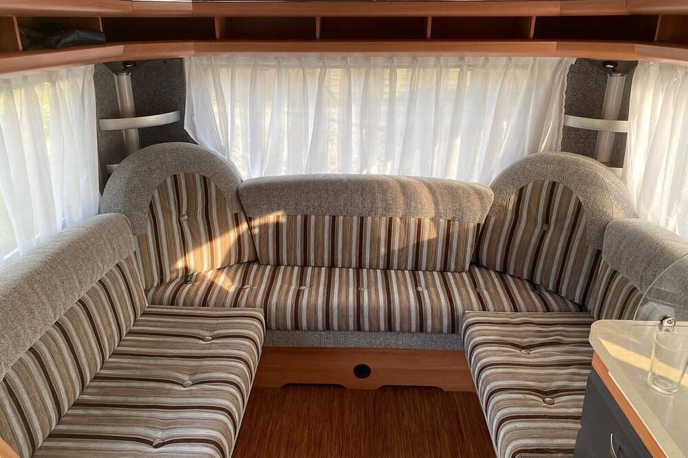 Caravan te huur aan vijver – geniet van natuur, rust en stilte! in Geraardsbergen, Oost-Vlaanderen