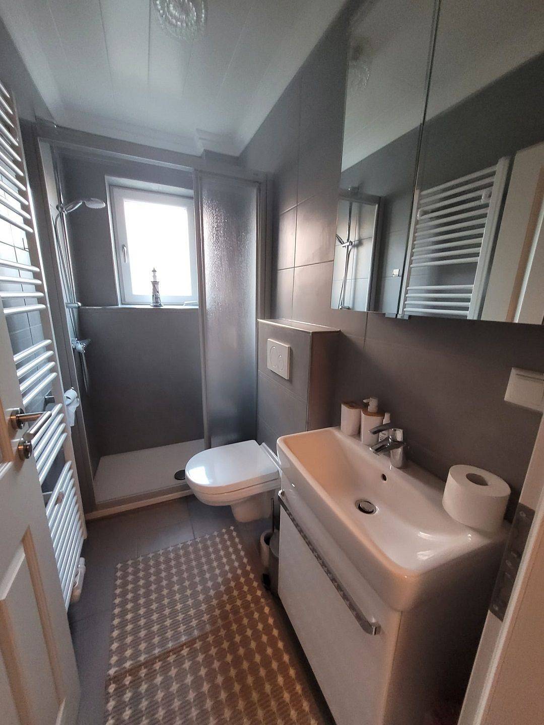 Ganze Wohnung, Zentral gelegene Ferienwohnung "Windsbraut" 42 m², Parterre, 800 m zum Strand in Büsum, Nordseeküste