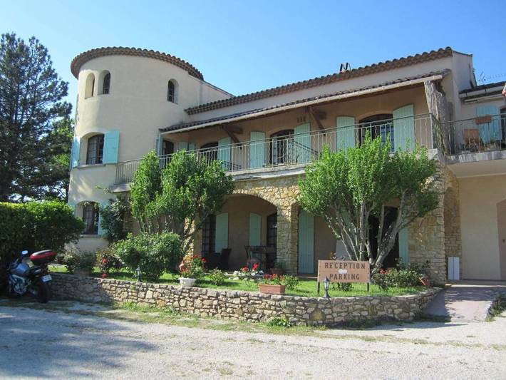 Chambre d’hôte pour 2 personnes, avec Terrasse ainsi que Jardin et Piscine