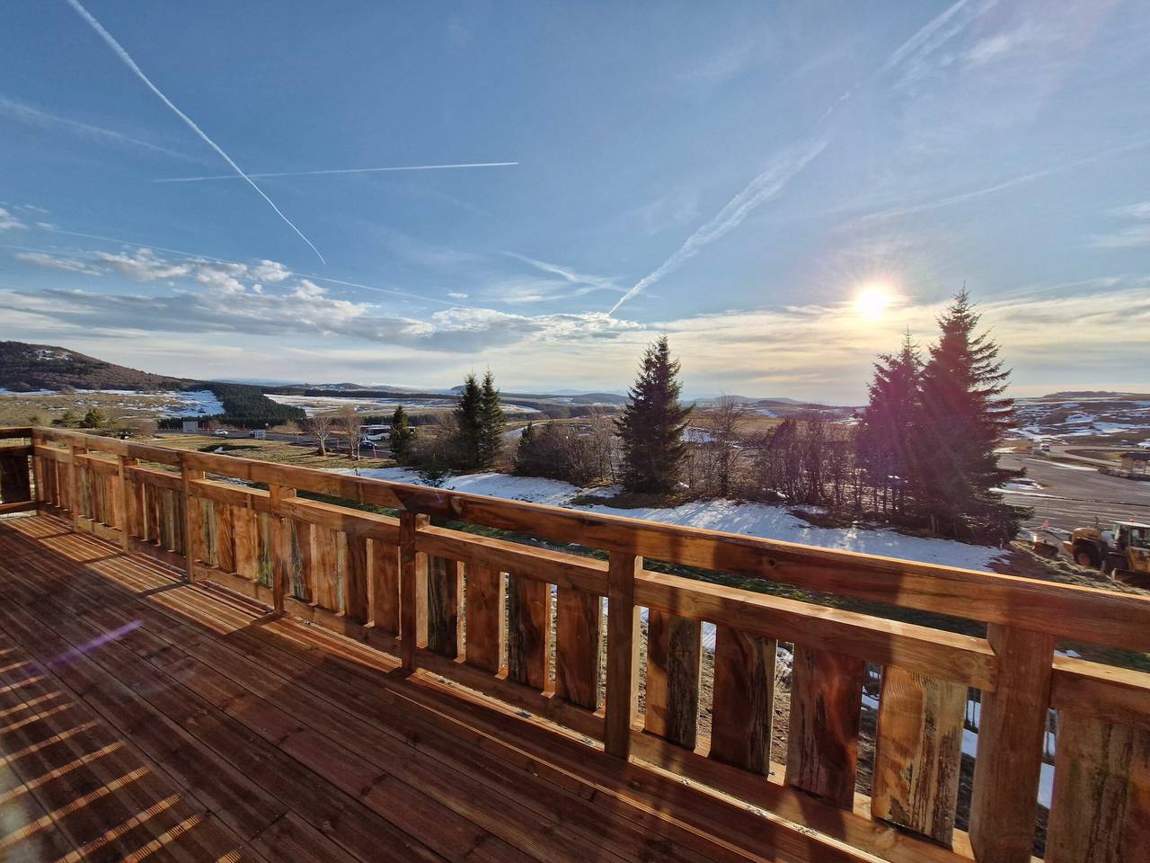 Modernes Chalet für 14 Pers mit Privatparkplatz in Pavinsee, Besse-et-Saint-Anastaise