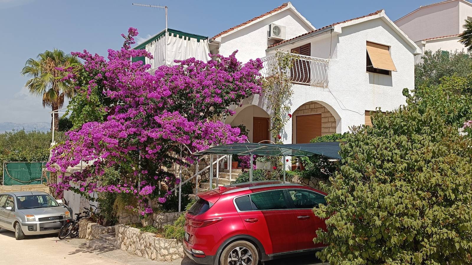 Entire apartment, Two bedroom apartment with terrace and sea view Sutivan, Brač A-21426-a in Sutivan, Brac