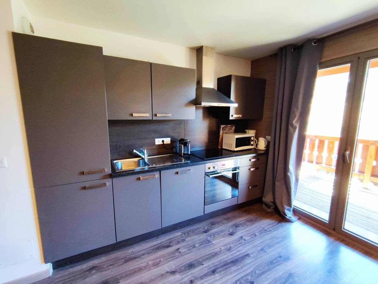 Appartement entier, Superbe appartement à Isola 2000, 8 couchages, parking privé, à 5 min des pistes et commerces in Isola 2000, Isola