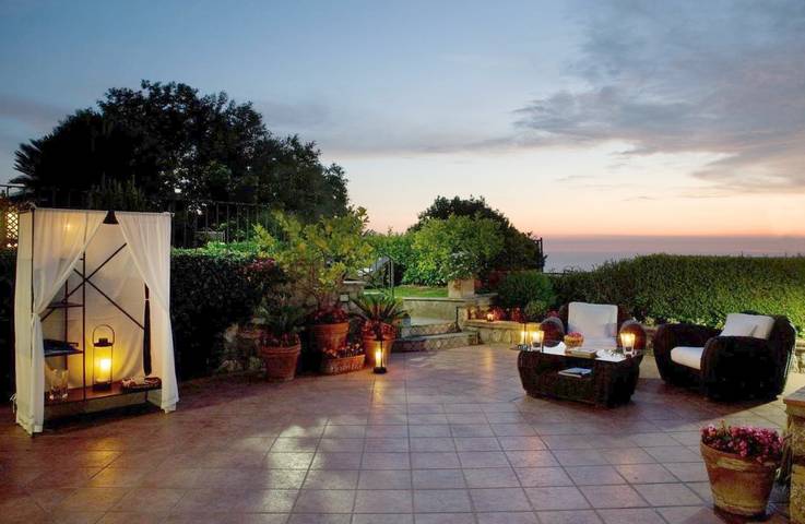 Location de vacances pour 2 personnes, avec vue et jardin à Anacapri - 2
