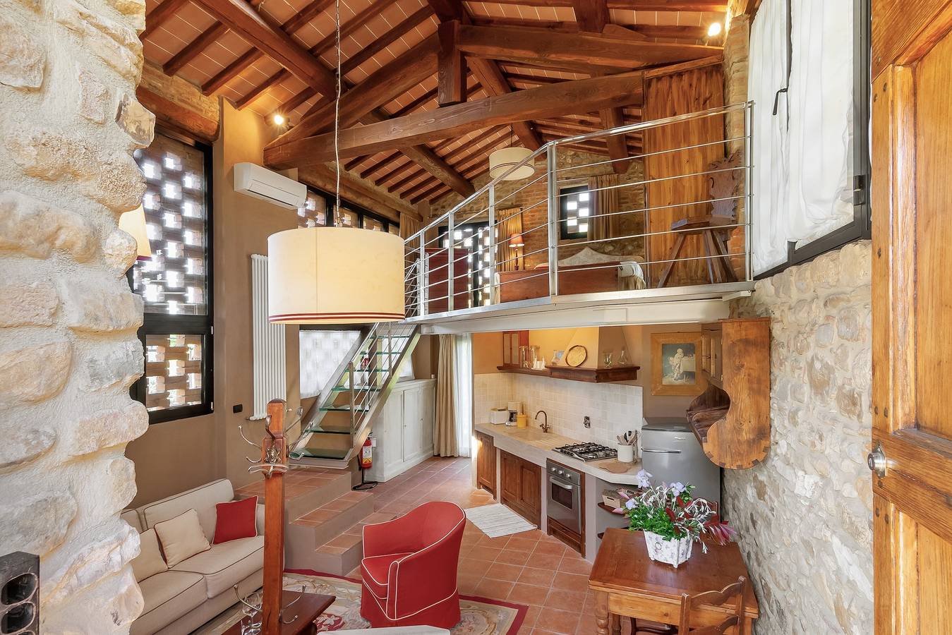 Appartamento intero, Fienile 'Cottage in Chianti' con piscina condivisa, Wi-Fi e aria condizionata in San Casciano in Val di Pesa, Chianti