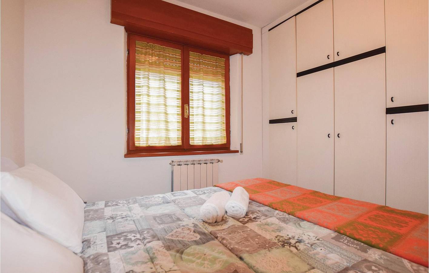 Ganze Ferienwohnung, Appartement am Pool mit Parkplatz & WiFi in Fivizzano, Nationalpark Toskanisch-Emilianischer Apennin
