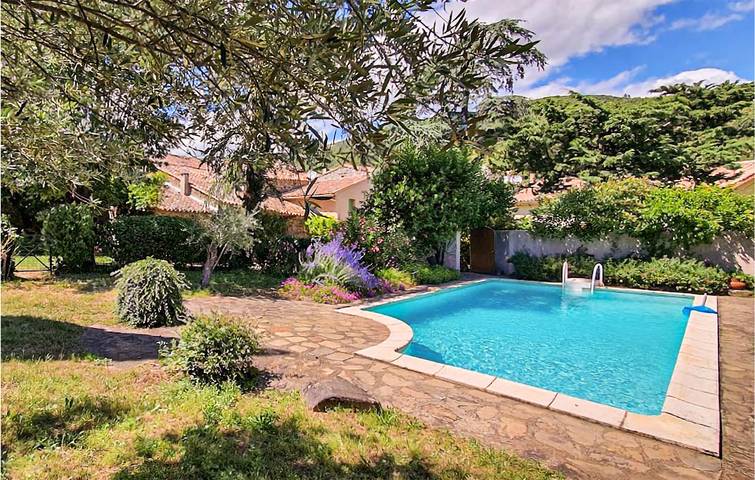 Location de vacances pour 6 personnes, avec piscine et jardin à Berlou - 2