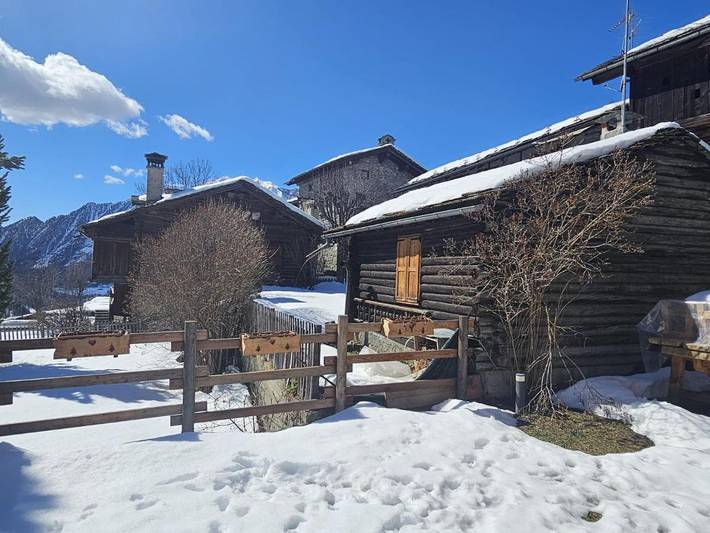Gîte pour 6 personnes, avec jardin à Ayas - 4