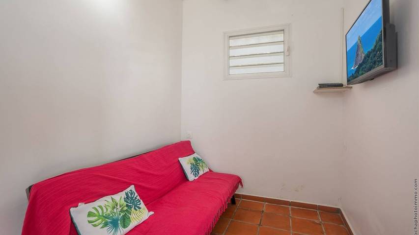 Location de vacances pour 3 personnes, avec piscine et jardin à Sainte-Marie - 3