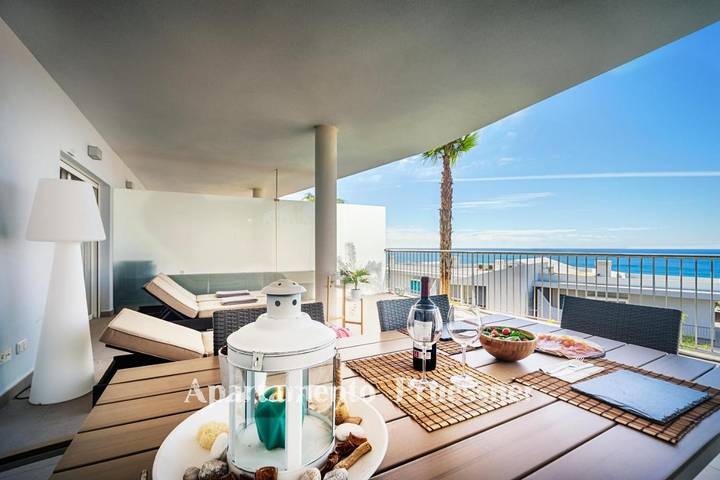 Location de vacances pour 4 personnes, avec Balcon et Terrasse ainsi que Piscine et Vue dans Reserva del Higueron