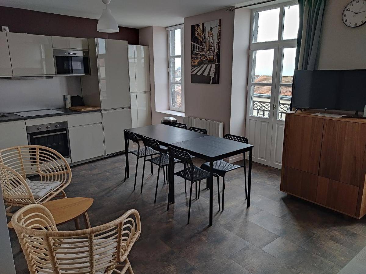 Appartement entier, Volvic Home in Volvic, Parc naturel régional des Volcans d'Auvergne