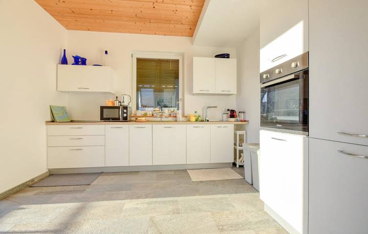 Appartamento vista mare con terrazza e parcheggio, vicino a ristoranti e centro città in San Salvatore, Cogorno