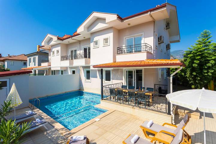 Villa for 16 people, with balcony in Dalyan