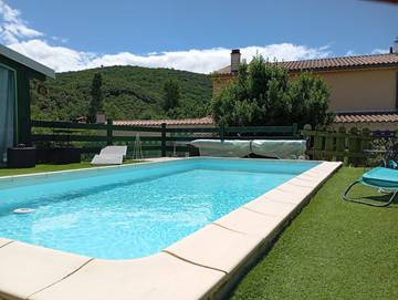 Gîte pour 5 personnes, avec piscine ainsi que terrasse et jardin à Saint-Sébastien-d'Aigrefeuille