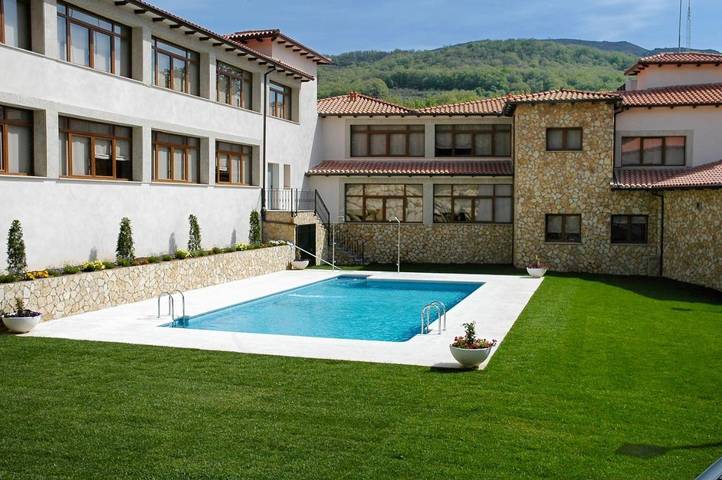 Apartamento para 2 personas, con Balcón y Terraza además de Jacuzzi y Jardín en Jarandilla de la Vera