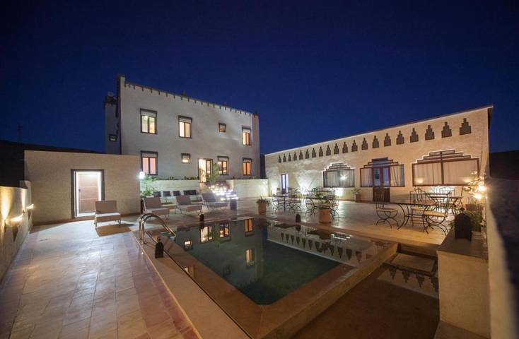 Hôtel pour 2 personnes, avec vue ainsi que piscine et jardin
