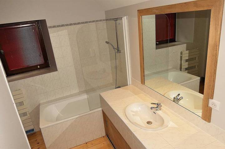 Gîte pour 8 personnes, avec sauna et jacuzzi ainsi que jardin et piscine à Coise-Saint-Jean-Pied-Gauthier - 4