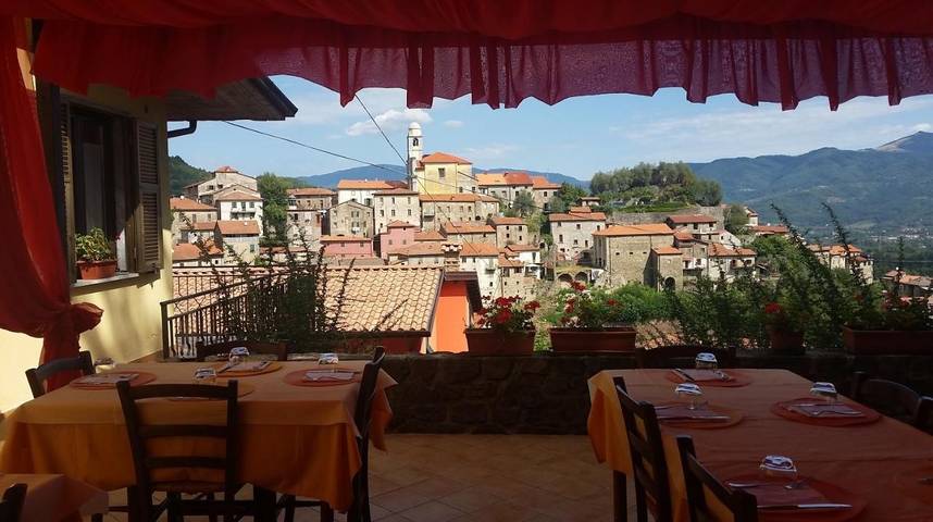 Hotel für 2 Personen, mit Terrasse und Garten in Mulazzo