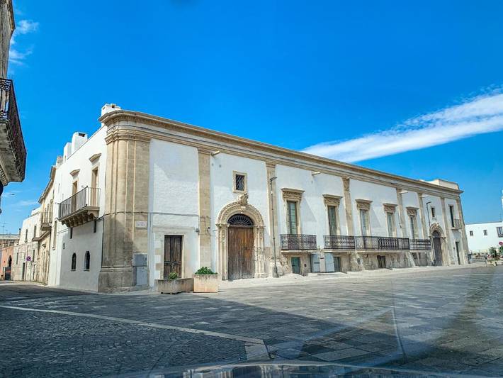 Casa vacanza per 14 persone, con panorama e giardino nonché piscina a Sogliano Cavour