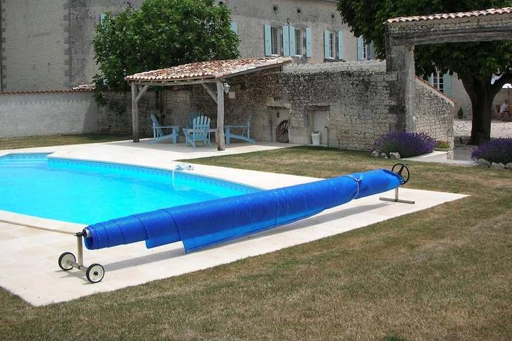 Location de vacances pour 6 personnes, avec piscine et jardin, adapté aux familles à Saint-Palais-du-Né