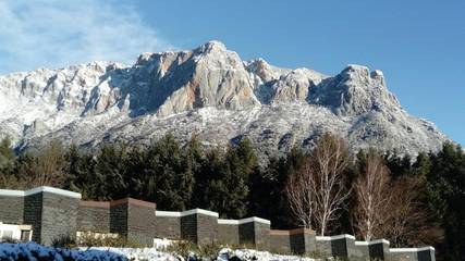 Location de vacances pour 13 personnes, avec jardin et vue à Les Cabannes