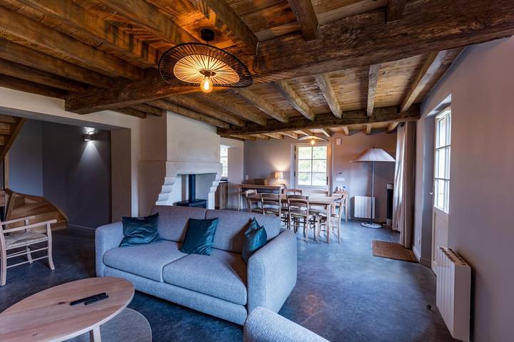 Gîte pour 4 personnes, avec Terrasse ainsi que Jardin et Piscine