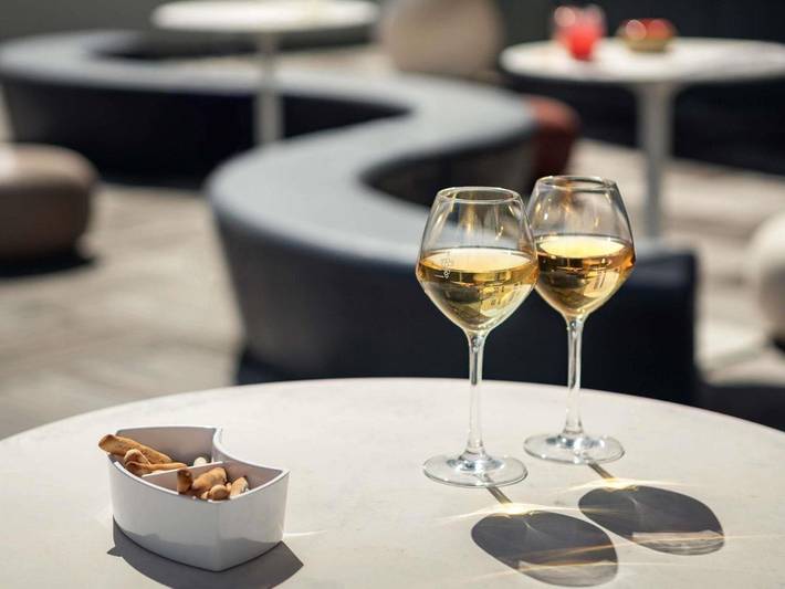 Hôtel pour 3 personnes, avec Terrasse et Jardin dans Aeroport Paris - Orly - 3