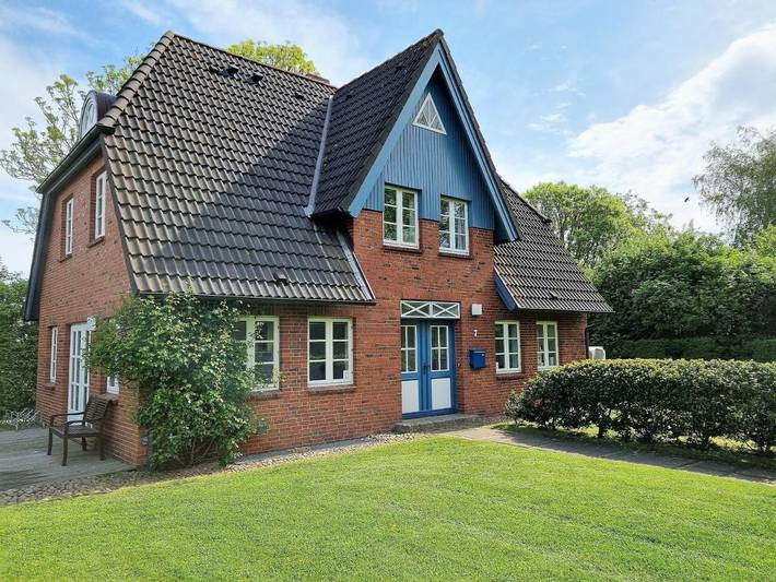 Ferienhaus für 4 Personen, mit Terrasse und Garten in Alkersum