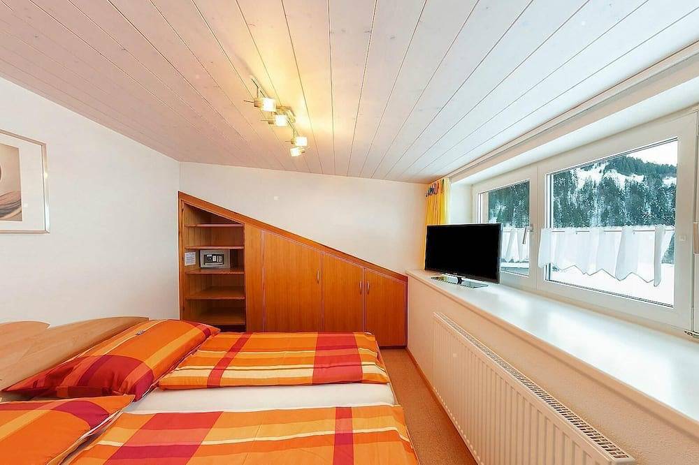 Geheel appartement, Holiday apartment Schröcken for 1 - 8 persons with 4 bedrooms - Holiday apartment in Schröcken, Bregenzerwoud