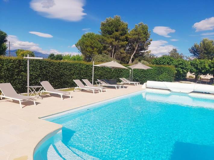 Chambre d’hôte pour 2 personnes, avec Jacuzzi et Terrasse ainsi que Jardin et Piscine à Carpentras