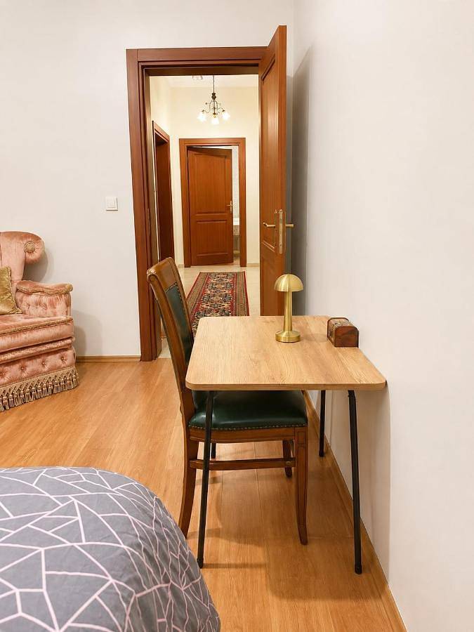 Entire holiday apartment, Single Room with Garden View in Istanbul, Bakırköy