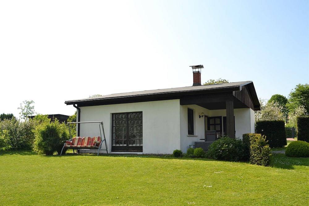 Ferienhaus am See auf großem Grundstück, Kaminofen - Ferienhaus am See in Krakow am See, Naturpark Nossentiner/Schwinzer Heide