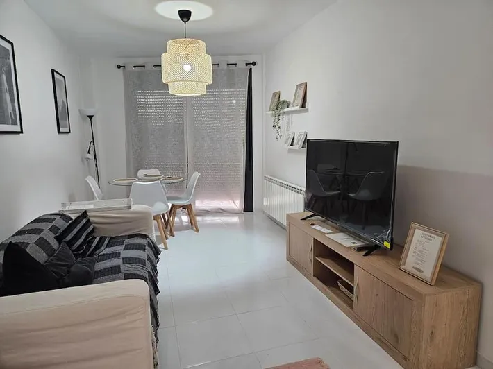 Ferienwohnung für 4 Personen, mit Balkon und Garten sowie Pool - 1