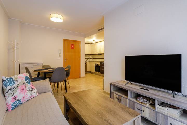 Apartamento entero, Apartamento 'Antina 12 en Santa Pola' con terraza privada, Wi-Fi y aire acondicionado in Santiago Bernabeu, Santa Pola