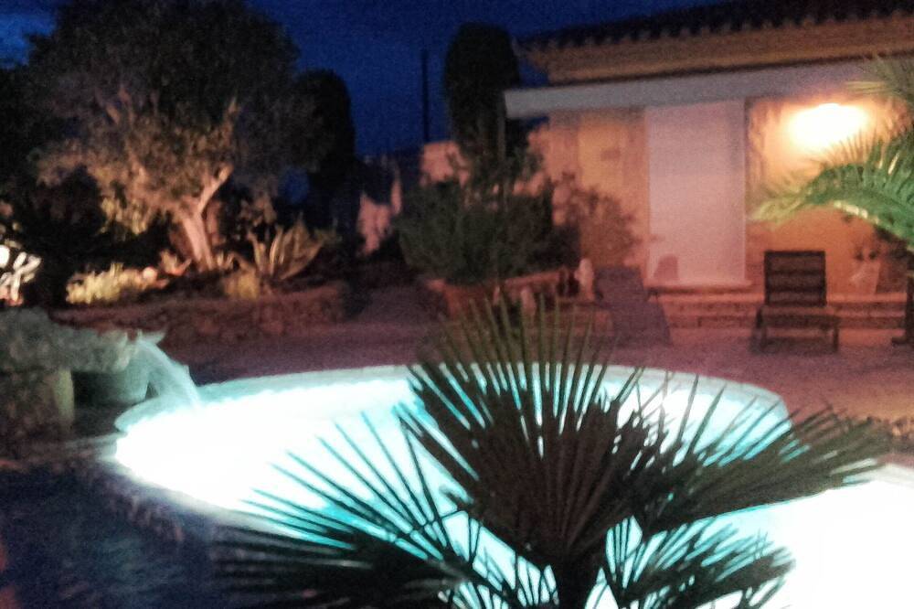 Detached house / villa with private pool near pont du Gard in Jonquières-Saint-Vincent, Nimes region