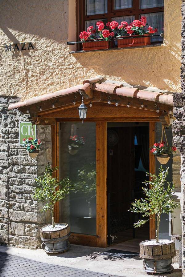 Chambre d’hôte pour 14 personnes, avec vue et jardin, animaux acceptés à Biescas