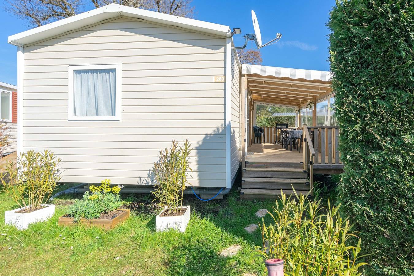 Mobil-home 'Bora-Bora' 289 con piscina compartida, terraza y jardín privados in Les Mathes, Côte de Beauté