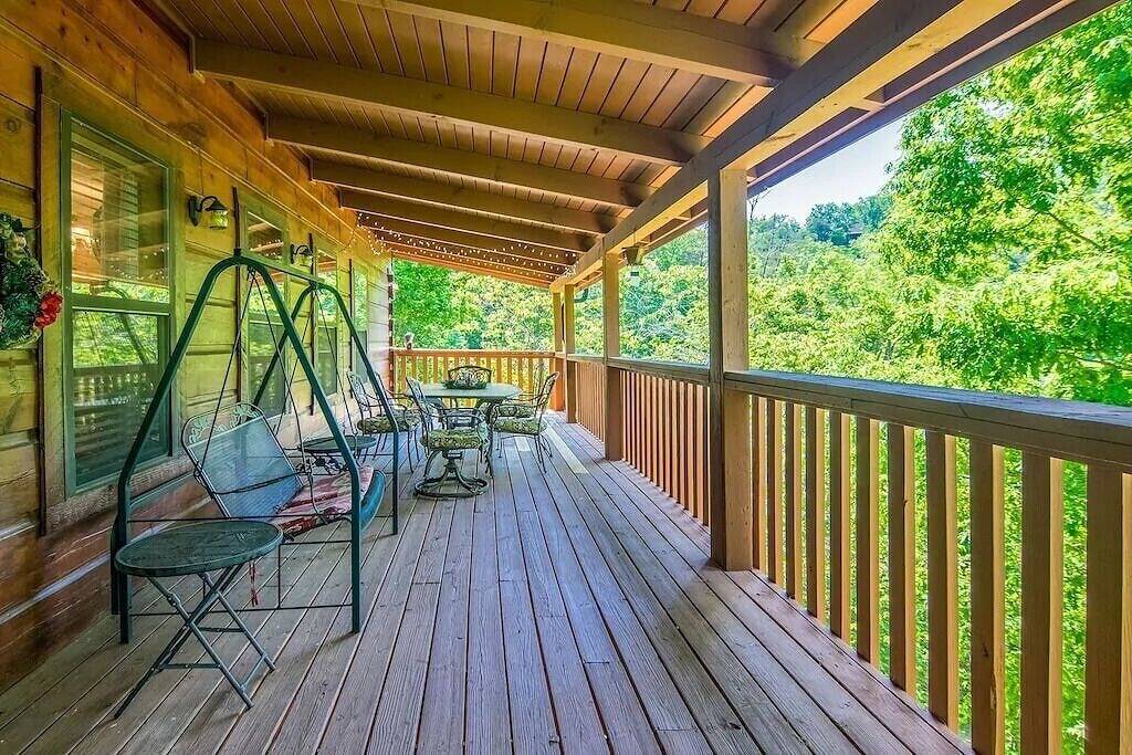 Smoky Mtn Large Private Douglas Lake Lodge- 12 acres- Sevierville in Douglas Lake