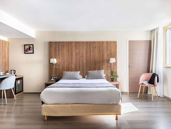 Hôtel pour 2 personnes, avec Terrasse et Jardin à Brignais